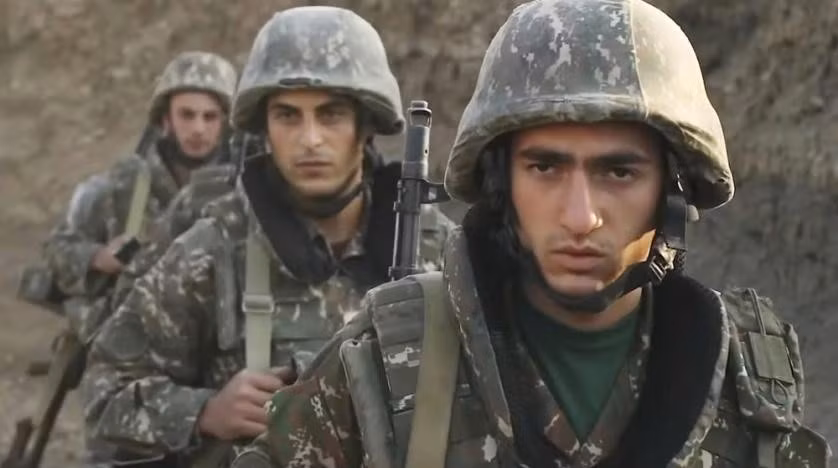 Ở Nagorno-Karabakh, họ sống với những chiến công của quá khứ, nhớ lại những sự kiện từ 30 năm trước và tự nuôi mình bằng những huyền thoại rằng lần này có thể đẩy lùi cuộc tấn công dữ dội cũng như đánh bại hoàn toàn Azerbaijan.