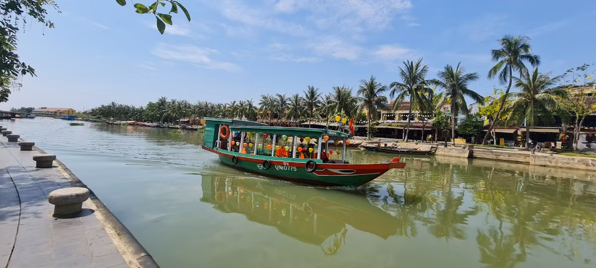 “Với sự chăm chút, cầu thị, lắng nghe, thành phố tin rằng sẽ có sự đồng cảm, chung tay của cộng đồng, du khách để cùng xây dựng Hội An trở thành điểm đến được yêu thích”, bà Cẩm nói.