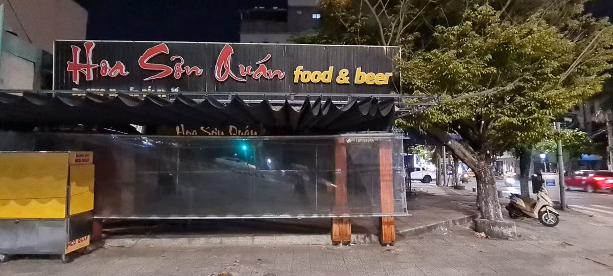 Đây từng là địa điểm quen thuộc của nhiều khách nhậu, phục vụ cả ngày lẫn đêm giờ vắng hoe.