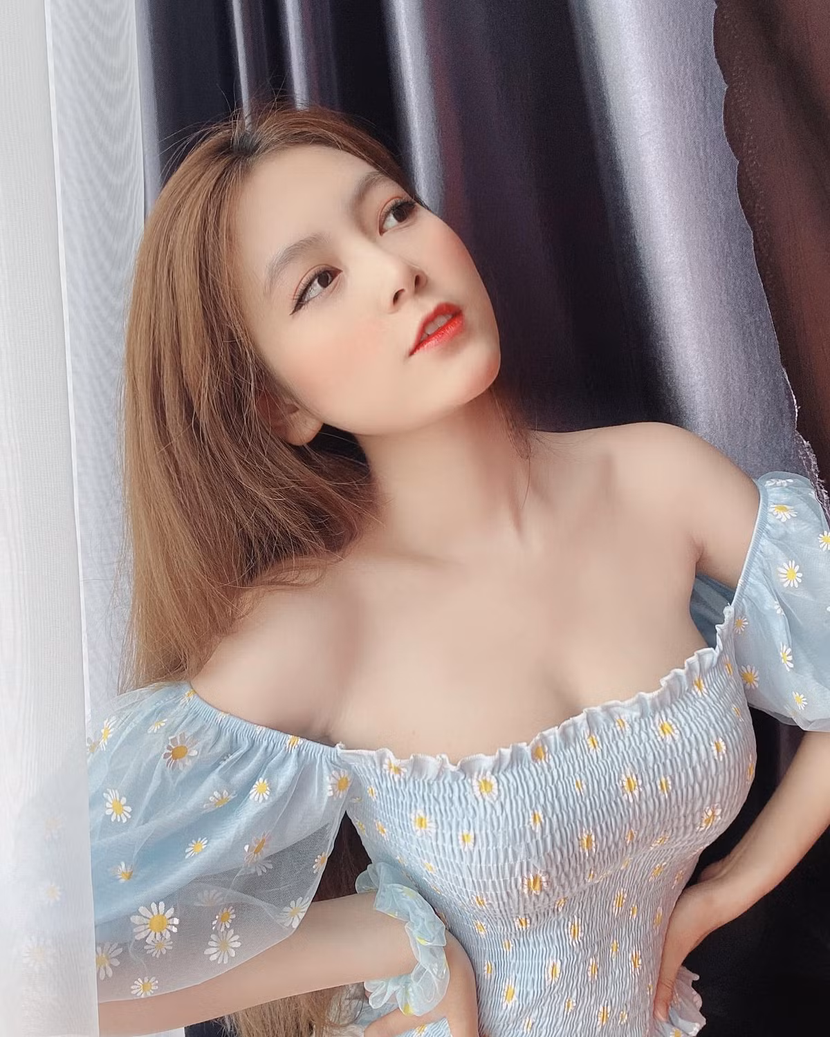 Bên cạnh đó, Nam Trân nhận cô buồn và thất vọng trước nhiều tin đồn sai sự thật của cộng đồng mạng. Cô giáo cũng tiết lộ mối quan hệ hiện tại giữa cô và Lộc Fuho vẫn là bạn bè và thường xuyên trò chuyện, liên lạc qua điện thoại.