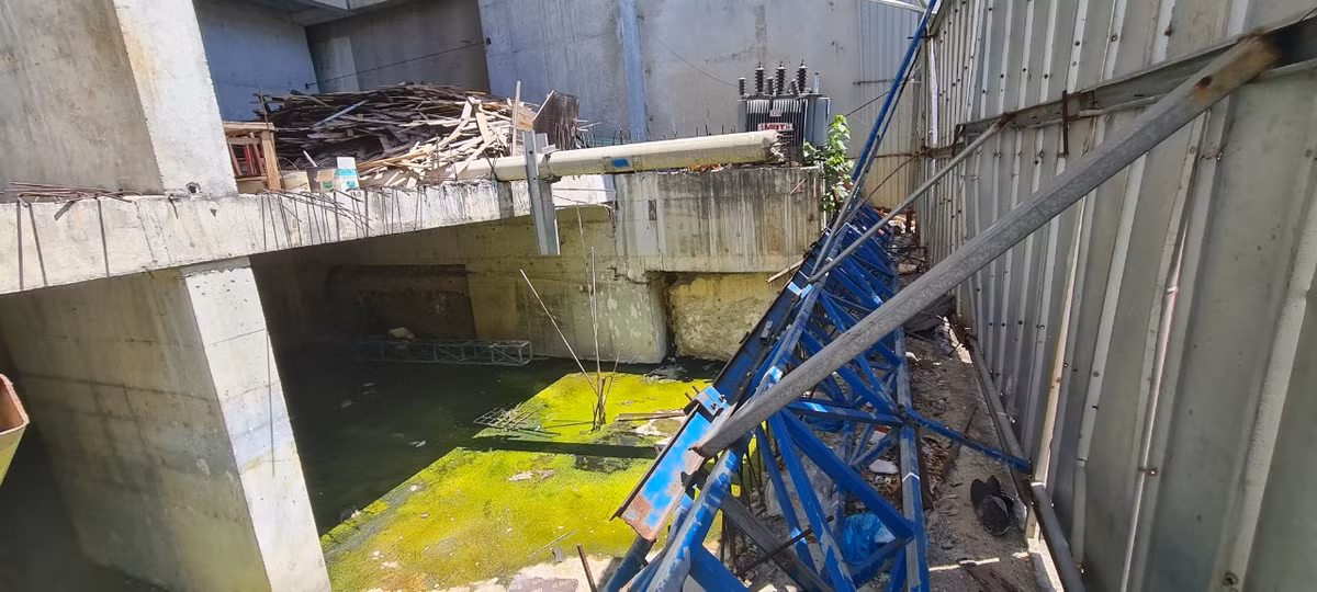 9 khu đất được Bộ Công an đề cập liên quan đến vụ án Vũ "nhôm" có nhiều khu đất nằm ở vị trí đắc địa thuộc Q.Hải Châu (TP. Đà Nẵng). Sau nhiều năm "đắp chiếu", nhiều khu đất rơi vào cảnh hoang phế, nhếch nhác. Trong ảnh là hiện trạng khu đất tại số 84-86 Bạch Đằng.