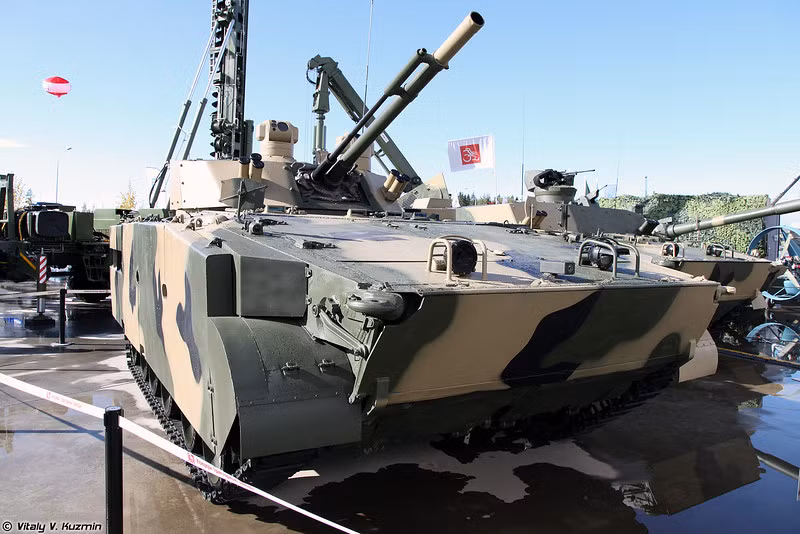 …...BMP-3 Dragoon với tháp pháo (pháo chính 2A70 100mm và pháo 30mm 2A72) không người lái và…
