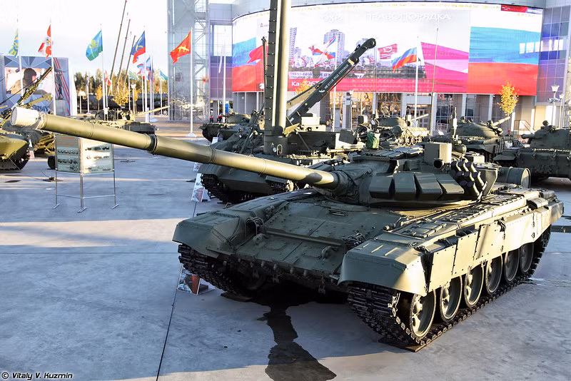 Xe tăng T-72B3 được nâng cấp ngang ngửa với T-90 (nhưng thiếu Shtora) tích cực được giới thiệu tới khách hàng.