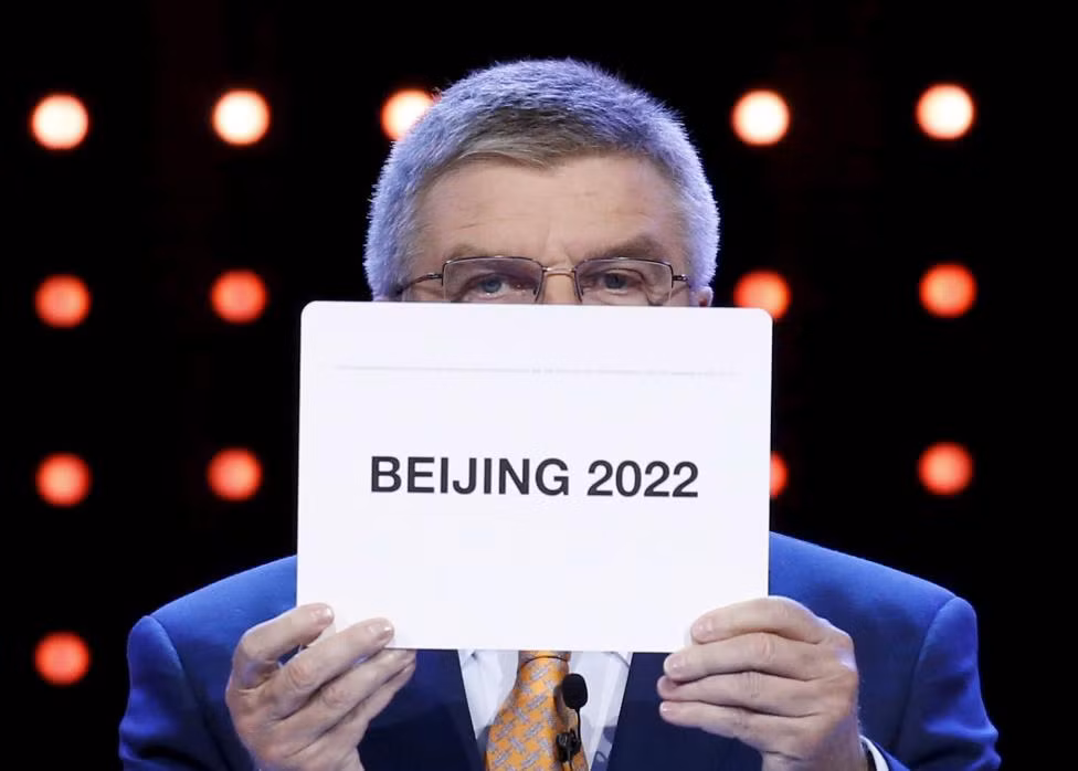 Chủ tịch Ủy ban Olympic quốc tế (IOC) Thomas Bach thông báo Bắc Kinh sẽ là thành phố đăng cai Olympic 2022.