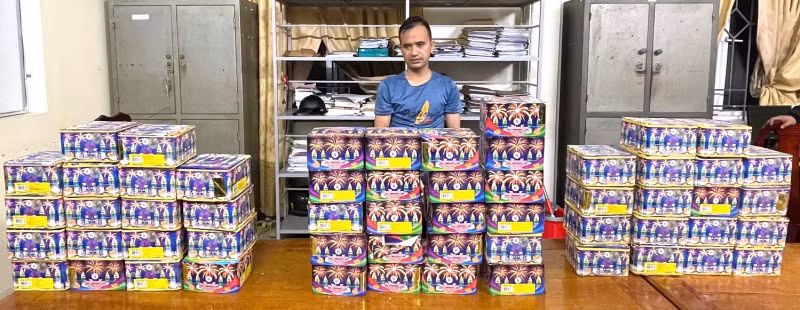 Ha Tinh: Bat giu doi tuong van chuyen 110kg phao no trai phep