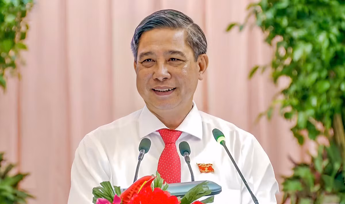 Chan dung Bi thu Tinh uy Hau Giang Dong Van Thanh