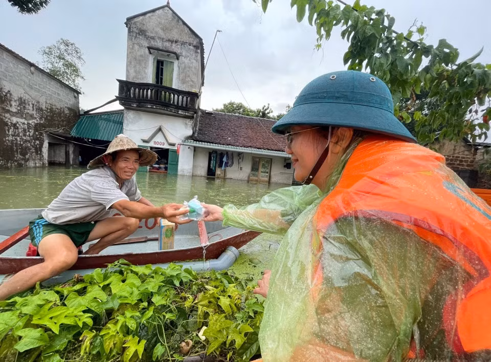 Địa bàn thôn Nam Hải (xã Nam Phương Tiến, huyện Chương Mỹ) được coi là “rốn lũ”của huyện bởi ngập lụt là câu chuyện gần như năm nào cũng xảy ra tại đây. 