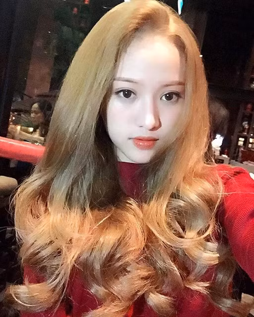Tuy nhiên, đây cũng là khoảng thời gian Thúy Vi gặp không ít tin đồn tình cảm cũng như bị hỏi nhiều về cá nhân. Cái tên Thúy Vi dường như không được nhắc đến với một vai trò độc lập mà thường bị gán ghép với nhiều người đàn ông.