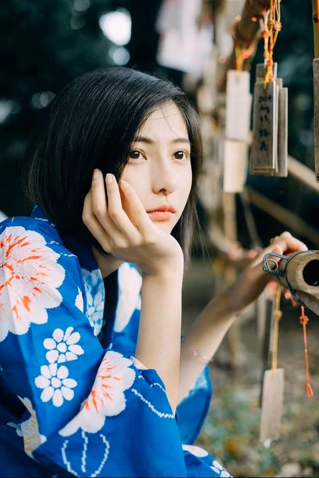 Xinh đẹp trong bộ kimono, thiếu nữ khiến nhiều dân mạng nhầm lẫn là người Nhật Bản.