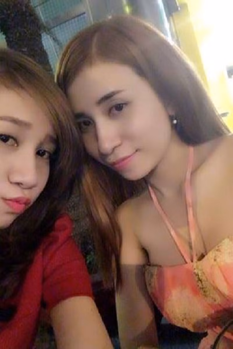 Đây được xem là phát hiện thú vị của người hâm mộ Thủy Tiên. Nhiều người chủ động ghép ảnh hai người, rồi đăng tải lên mạng, kèm theo lời xuýt xoa về ngoại hình tương đồng của họ. Tuy vậy, nhân vật chính lại tỏ ra khá ngần ngại khi được cho là bản sao của Thủy Tiên. Tố Quyên chia sẻ: “Gặp mình ở ngoài chắc mọi người sẽ không nhận xét mình giống ca sĩ Thủy Tiên đâu vì thật sự là mình không hề thấy giống. Có thể là do góc chụp nên trong một số bức ảnh nhìn mình giống chị ấy thôi”.