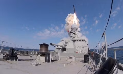 Việc Nga tăng cường sức mạnh quân sự toàn diện tại Crimea đang khiến Ukraine gặp nguy hiểm. "Ukraine cần khôi phục sức mạnh Hải quân, tăng cường hợp tác với các nước NATO mới hy vọng có thể kiềm chế Nga", ông Voronchenko nói. Đến thời điểm hiện tại, chỉ tính riêng các tàu ngầm Kilo, tàu hộ vệ tên lửa hạng nhẹ lớp Buyan-M và tàu hộ vệ tên lửa hạng nặng lớp Đô đốc Grigorovich thì Hạm đội Biển Đen đã sở hữu 18 tàu có khả năng tấn công tên lửa hành trình Kalibr.
