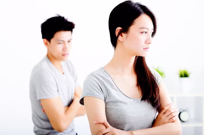 Cái kết bất ngờ khi vợ mang đơn ly hôn dọa chồng Cai ket bat ngo khi vo mang don ly hon doa chong