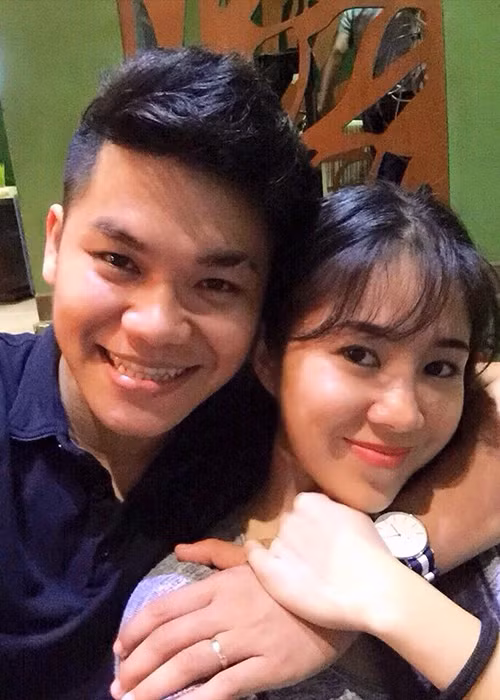 Dịp Valentine vừa qua, Phạm Trung Kiên gửi lời chúc ngọt lịm đến Lê Phương kèm hình ảnh tình tứ của cả hai. “Chúc "cà chua" Valentine vui nhen cứ làm những điều mình thích đừng lo gì hết vì đã có anh rồi nè”, anh viết. (Ảnh: FBNV)