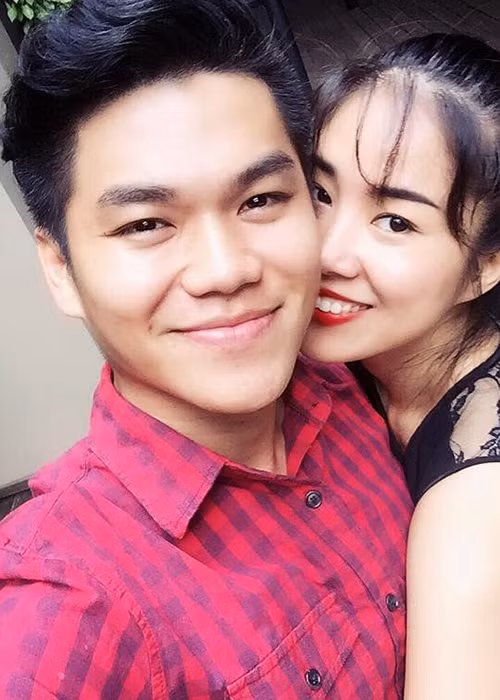 Lê Phương và Phạm Trung Kiên gặp nhau trong chuyến công tác tại Trường Sa. Ban đầu, bạn trai không biết Lê Phương hơn tuổi. Khi biết quá khứ của bạn gái, anh cũng không mấy bận tâm. (Ảnh: FBNV)