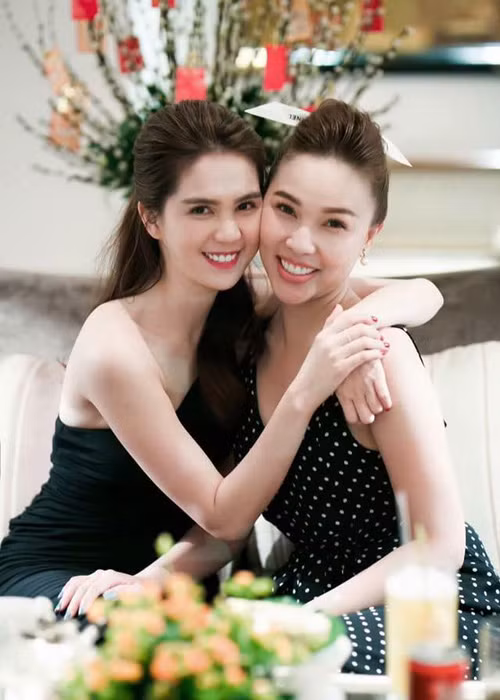 Ngọc Trinh vui vẻ như chưa hề có Hoàng Kiều trong đời - Hình 4 Ngoc Trinh vui ve nhu chua he co Hoang Kieu trong doi-Hinh-4