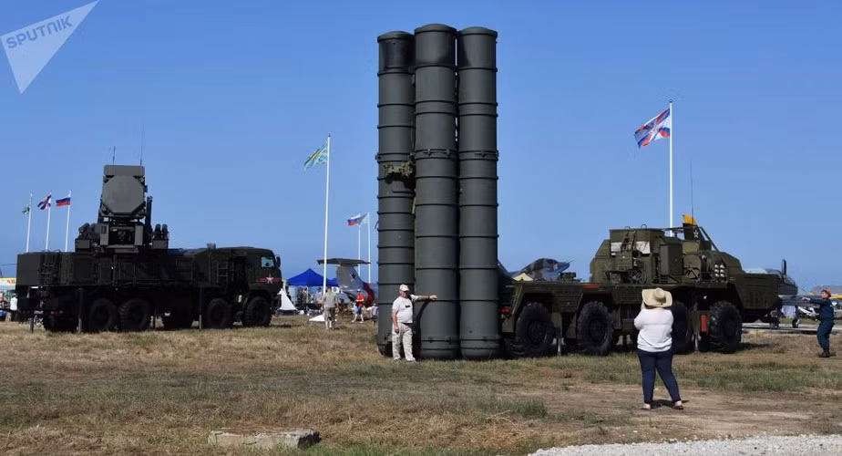Cần lưu ý rằng trước đó Mỹ đã tỏ ý sẵn sàng cung cấp hệ thống phòng không Patriot cho Iraq, tuy nhiên điều kiện là chúng phải hoàn toàn do binh sĩ Mỹ kiểm soát.