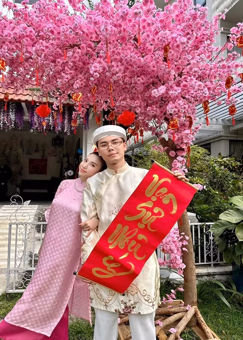 Hạnh Sino khoe được chồng động viên, hỗ trợ mọi thứ cần thiết trong suốt thai kỳ.