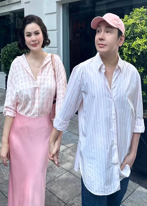 Chia sẻ về mối quan hệ với Vũ Luân trên Người Lao Động, Phương Lê bày tỏ: "Tôi và anh từ quen biết đến bạn bè, sau là hợp tính đến thấu hiểu nhau, hiện tại tình cảm đặc biệt khó nói rõ cho người ngoài cuộc hiểu, tương lai thì luôn luôn không nói trước. Tôi và anh đã gặp nhau và cùng nhau thăng hoa với những điều tốt đã làm được".