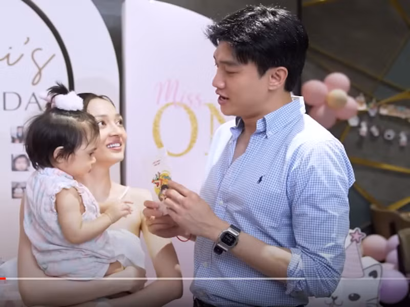 Quốc Trường (trong ảnh), Dương Triệu Vũ cũng đến dự tiệc sinh nhật con gái Bảo Anh.