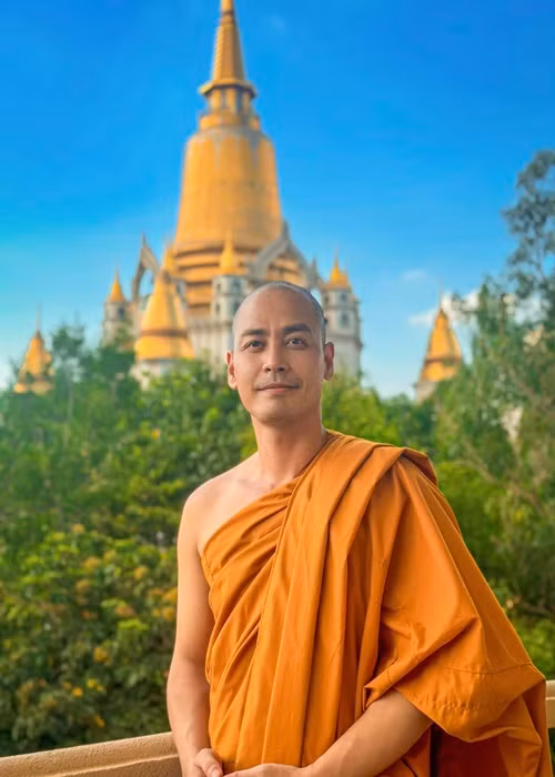 MC Phan Anh hoàn thành khóa tu xuất gia gieo duyên tại Tổ Đình Bửu Long ở Quận 9, TP HCM vào tháng 8/2023.