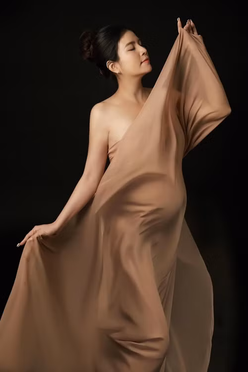 Nữ diễn viên cũng giấu thông tin một thời gian. Trong cuộc phỏng vấn với Đời Sống Pháp Luật, Kha Ly cho biết, Thanh Duy muốn đợi đến khi vợ sinh nở mới chia sẻ.