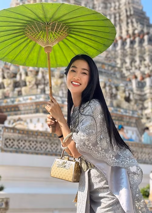 Khi rảnh rỗi, Quỳnh Lam đi du lịch.