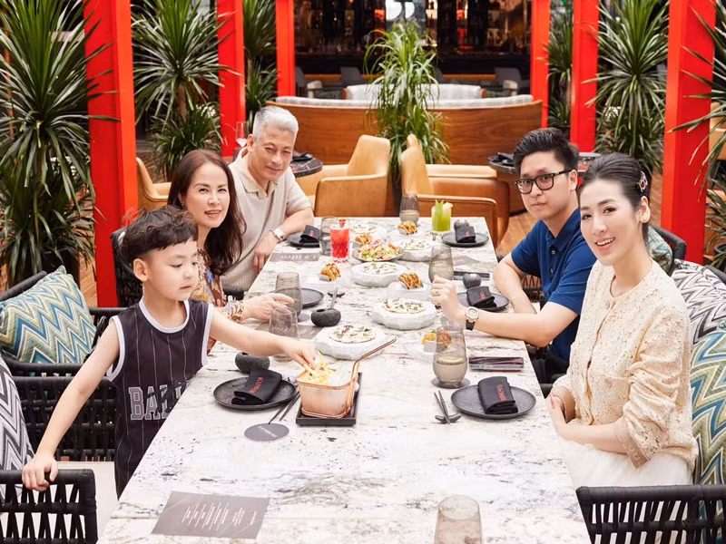Nàng hậu có cuộc sống viên mãn bao người mơ ước.