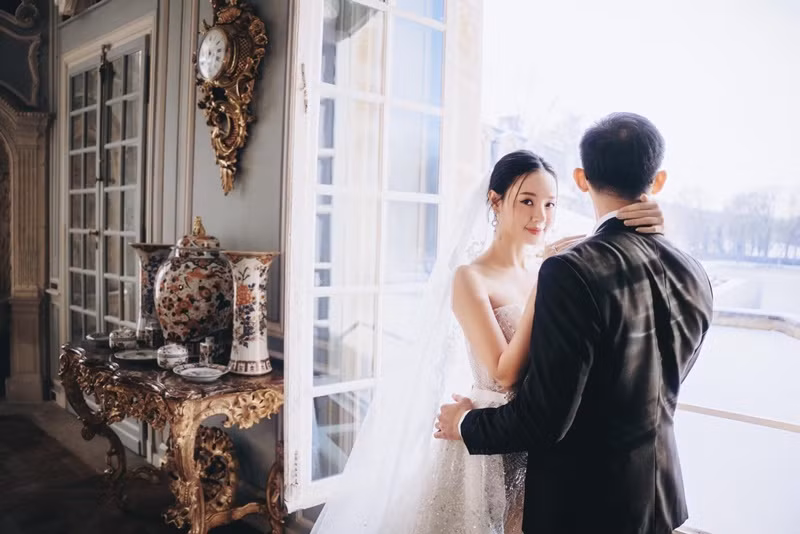 Quy dinh khat khe trong dam cuoi Midu va loat sao Viet
