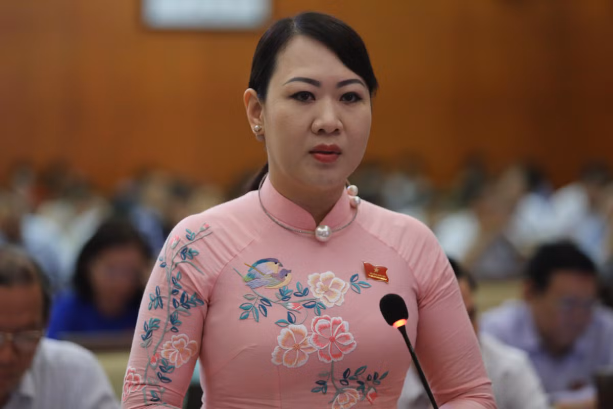 De xuat mua lu chong ngap: Ki luong, tam huyet... sao lai chi trich, thoa ma?
