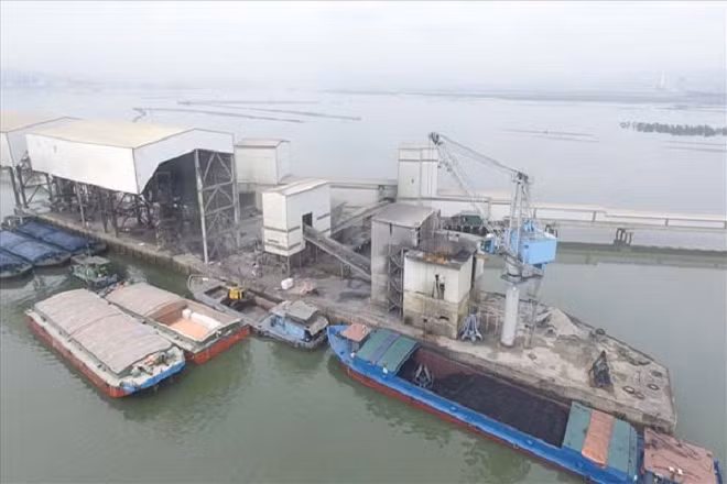 Vận tải biển Hoàng Long “rộng cửa” gói thầu vận chuyển clinker 197 tỷ Van tai bien Hoang Long “rong cua” goi thau van chuyen clinker 197 ty