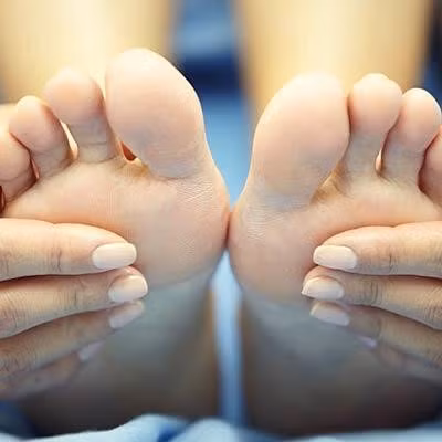 Ung thư lòng bàn chân: Khi bị ung thư lòng bàn chân đó thực sự đã điều tồi tệ với bạn. Khối u ác tính dưới lòng bàn chân được gọi là "khối u ác tính lentiginous acral". Bạn sẽ phải hứng chịu nhiều hậu quả với sức khỏe do nó gây ra. Ảnh: CafeF.