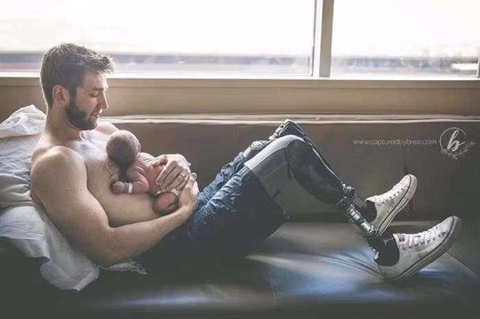 Những khoảnh khắc cha bật khóc khi đón con chào đời dưới đây sẽ khiến bạn xúc động dâng trào.