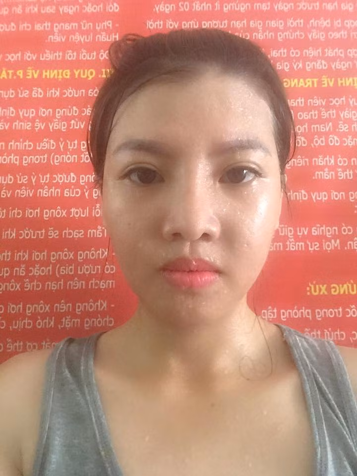 "Em béo quá các mẹ ạ. Ai có bảng ăn kiêng cho tập gym cho em xin với. Tập mà cứ phì nhiêu như này mông bụng bằng nhau" - Phượng Thị Nở cho hay.