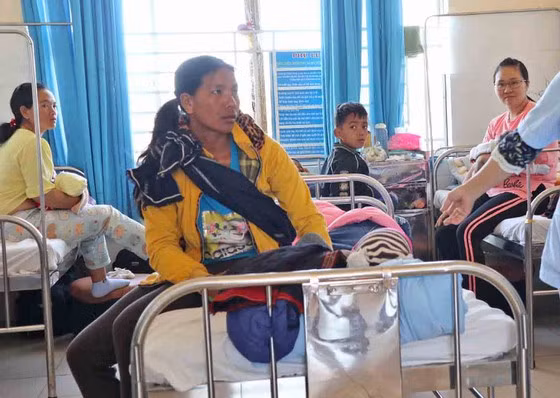 Sau bua an tu thien hon 80 tre em phai nhap vien nghi ngo doc