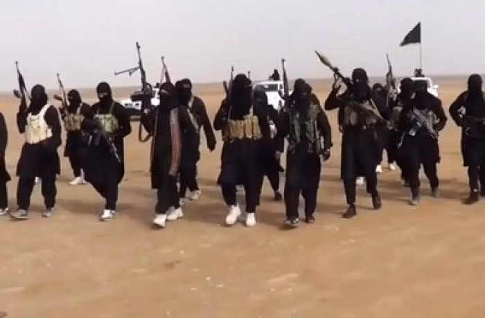 Lot o phuc kich cua IS, Quan doi Syria ton that nang o Deir Ezzor-Hinh-4