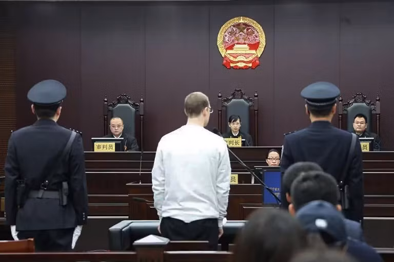 Vi sao Trung Quoc ket an tu hinh cong dan Canada?