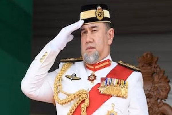 Ông Sultan Muhammad V đã được Hội nghị các Nhà cai trị chọn là Yang di-Pertuan Agong thứ 15 (Quốc vương và người đứng đầu nhà nước Malaysia) vào ngày 14/10/2016. Ảnh: MSN.