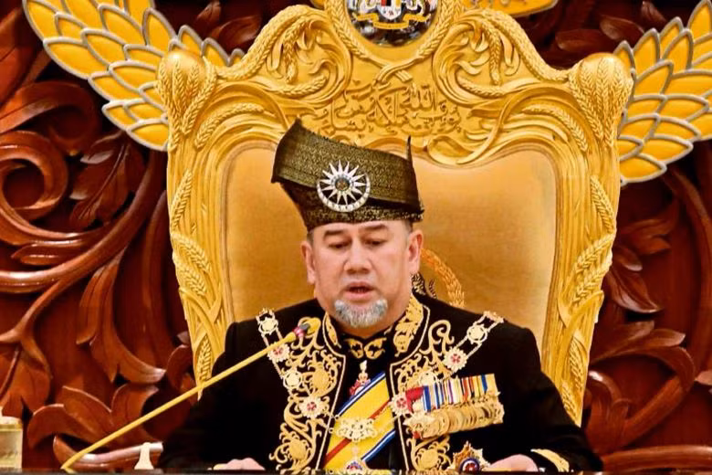 “Quốc vương chuẩn bị trở lại bang Kelantan Darul Naim để cùng chính quyền bang và đặc biệt là người dân địa phương bảo vệ và phát triển bang Kelantan vì sự tốt đẹp của cộng đồng”, tờ Straits Times dẫn thông báo từ Cung điện hoàng gia Istana Negara. Ảnh: ST.