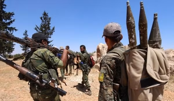 Rùng mình hố chôn tập thể hơn 800 dân thường tại Raqqa - Hình 8 Rung minh ho chon tap the hon 800 dan thuong tai Raqqa-Hinh-8