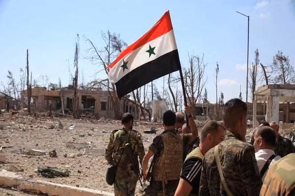 Rùng mình hố chôn tập thể hơn 800 dân thường tại Raqqa - Hình 7 Rung minh ho chon tap the hon 800 dan thuong tai Raqqa-Hinh-7