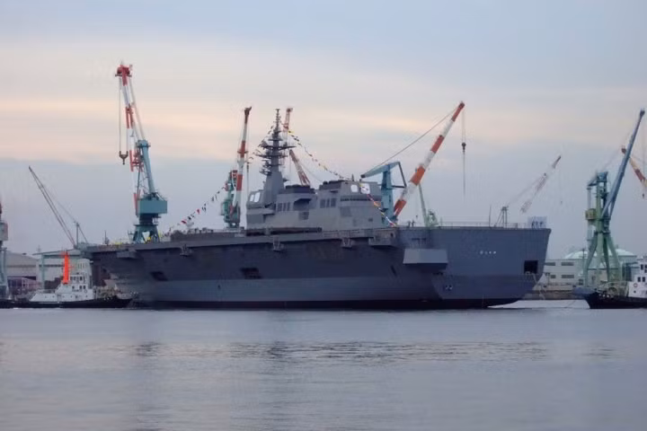 Tau san bay truc thang Hyuga cua Nhat Ban loi hai muc nao?-Hinh-6