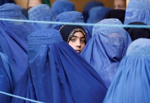Afghanistan cũng là nơi không an toàn đối với phụ nữ trong năm nay. Tại quốc gia này, hơn 80% phụ nữ không biết chữ và nhiều người tử vong khi sinh con.