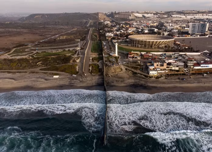 Hàng rào biên giới Mỹ và Mexico được chụp từ trên cao ngày 11/1/2019.