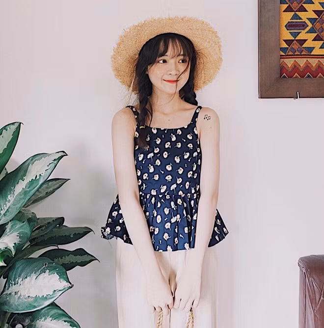 Phi Linh đáng yêu trong một khuôn hình. Những hình ảnh của 10X xinh đẹp học chuyên Anh nhận được nhiều lời khen trên mạng xã hội.
