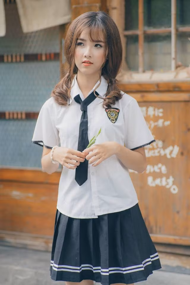 Trong bộ ảnh mới nhất của mình Mỹ Tiên "hóa thân" thành một nữ sinh Nhật. Chính sự trong sáng, thanh thoát của mình đã góp phần làm cho bộ ảnh thêm phần lung linh và ấn tượng hơn.