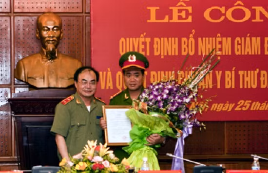 Ông Chung được chính thức bổ nhiệm làm Giám đốc Công an Hà Nội ngày 25/9/2012, khi đang mang quân hàm Đại tá. Trước đó, giữ chức Quyền Giám đốc Công an Hà Nội sau khi người tiền nhiệm là Trung tướng Nguyễn Đức Nhanh nghỉ hưu.