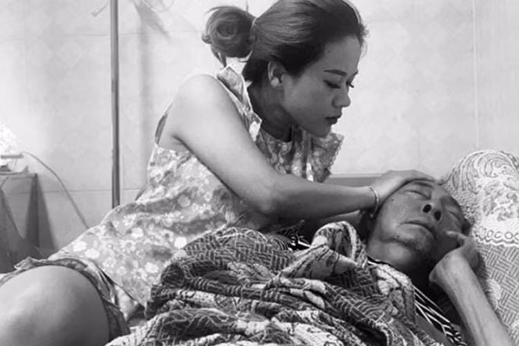 Sinh thời, nghệ sĩ Lê Bình hết lòng yêu thương các con nuôi như con đẻ.