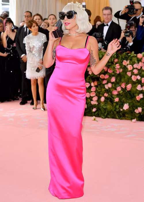 Hình ảnh Lady Gaga đóng vai một minh tinh.