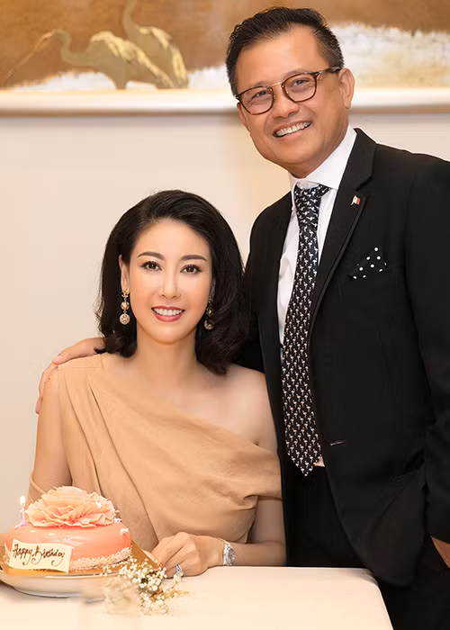 "Hoa hậu 16 tuổi" duy nhất của Việt Nam đón tuổi mới bên ông xã Huỳnh Trung Nam.