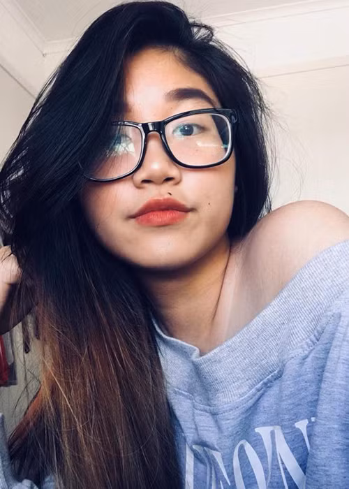 Dù tình cảm mẹ con không sâu sắc nhưng đối với Cát An, mẹ là duy nhất không ai thay thế được.